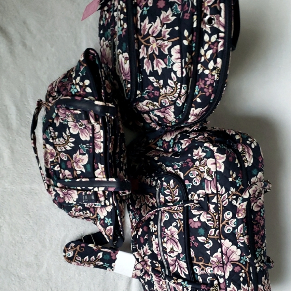 Vera Bradley Floral Patterned‎ Luggage Set.